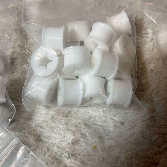 Star gauge plugs multiple sizes available white - Picture 1 of 7